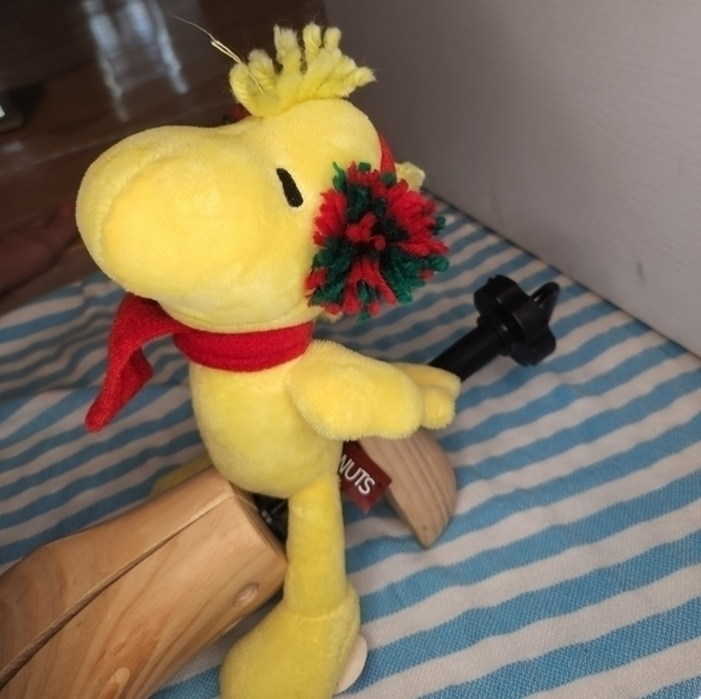 Peanuts  Charlie Brown Woodstock‎ Musical Bird Plush Toy